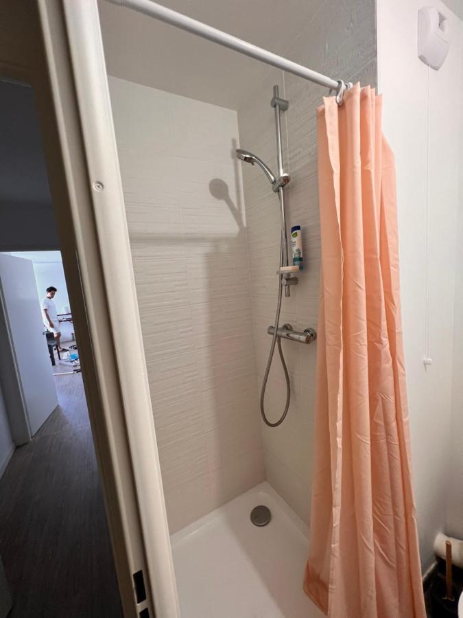 Chambre Privee Dans Un Appartement A 37 Min De Champs Elysees Sartrouville Exterior foto