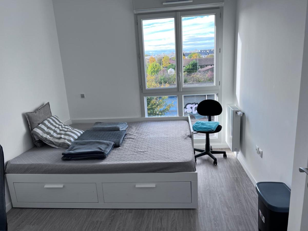 Chambre Privee Dans Un Appartement A 37 Min De Champs Elysees Sartrouville Exterior foto